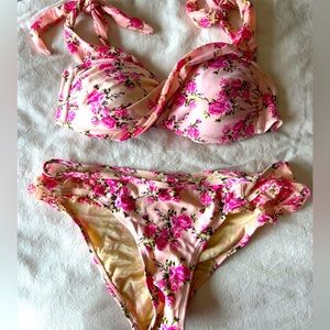 Betsy Johnson Pink Floral Bikini 👙 M